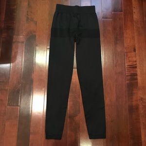 Women’s Classic Black Ankle Leggings Pants XS